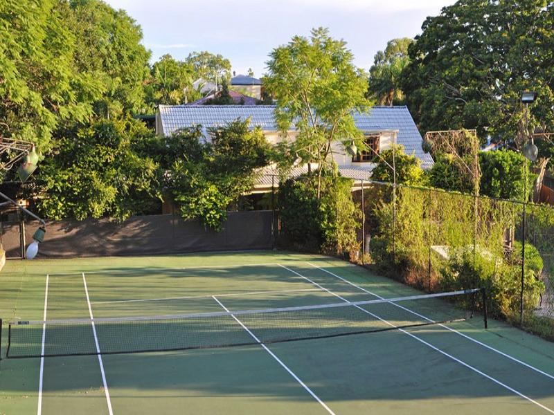 Tennis Lessons in Milton Vamos Australia